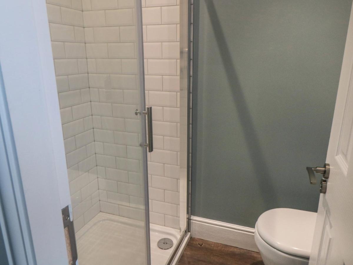 Hazeldene Villa Уитби Екстериор снимка